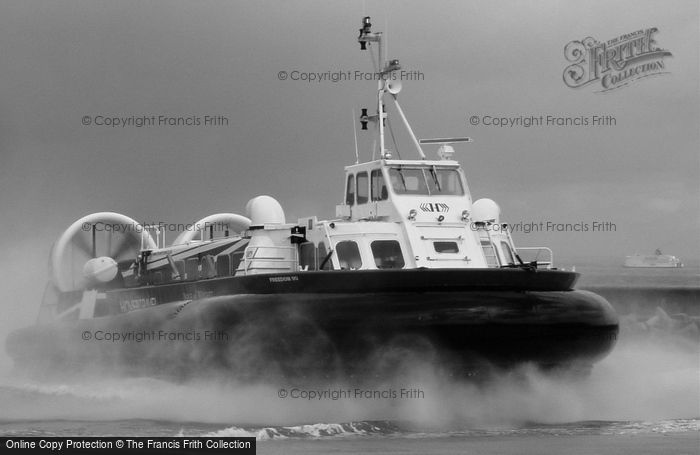 Photo of Ryde, Hovertravel's Freedom 90 2005