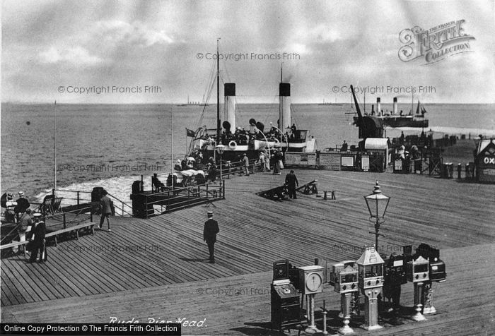 Photo of Ryde, Pier Head c.1900
