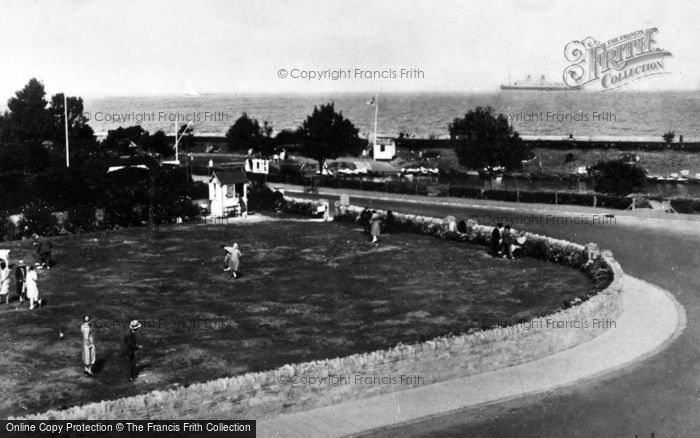 Photo of Ryde, Putting Green And Boating Lake c.1935