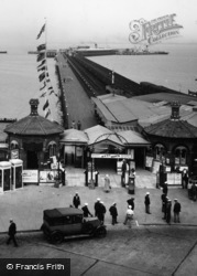 The Pier 1933, Ryde