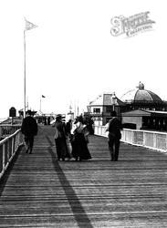 Walking On The Pier 1895, Ryde