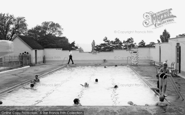 Photo of Ryton, Ferndene Park Swimming Pool c.1960