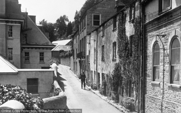 Photo of Salcombe, Bakers Well c.1932