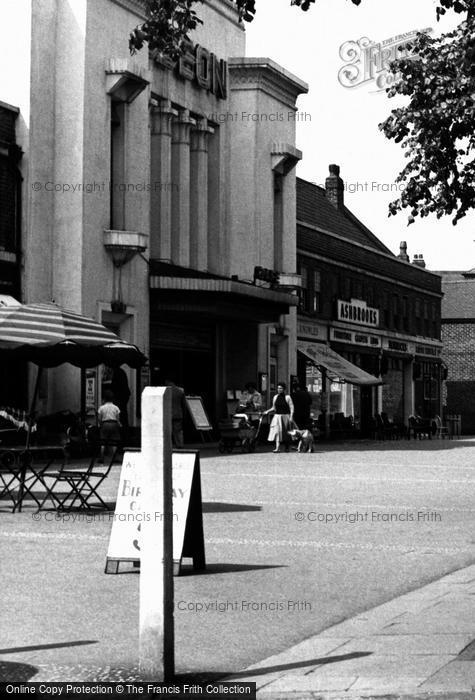 Photo of Sale, The Odeon, Washway Road c.1955