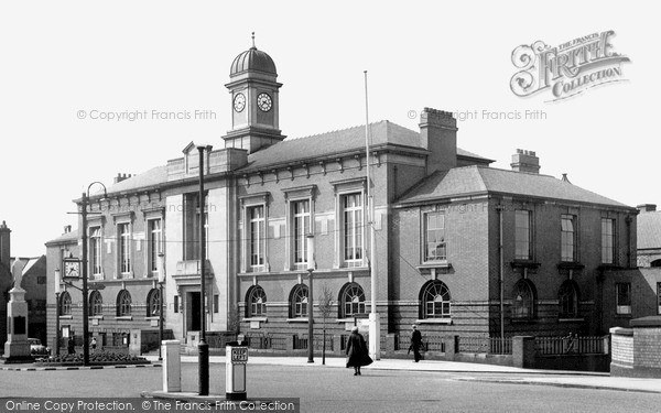 Photo of Sale, Town Hall c1955