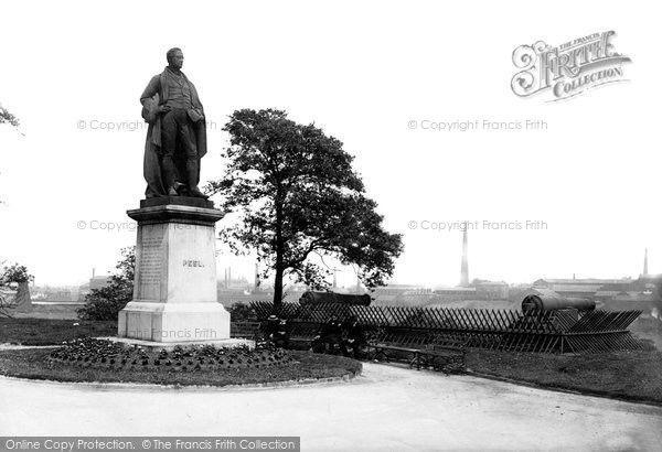 Photo of Salford, Peel Park, Peel Statue 1889