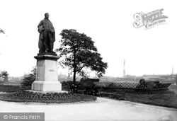 Peel Park, Peel Statue 1889, Salford
