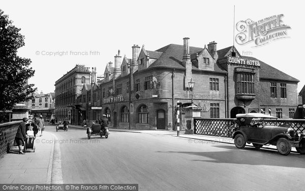 Photo of Salisbury, Bridge Street And The County Hotel 1928