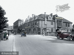 Bridge Street And The County Hotel 1928, Salisbury