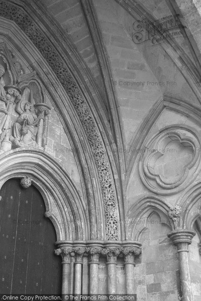 Photo of Salisbury, Cathedral Arches 2004