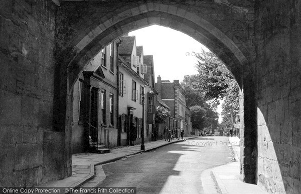 Photo of Salisbury, Cathedral Row c.1955