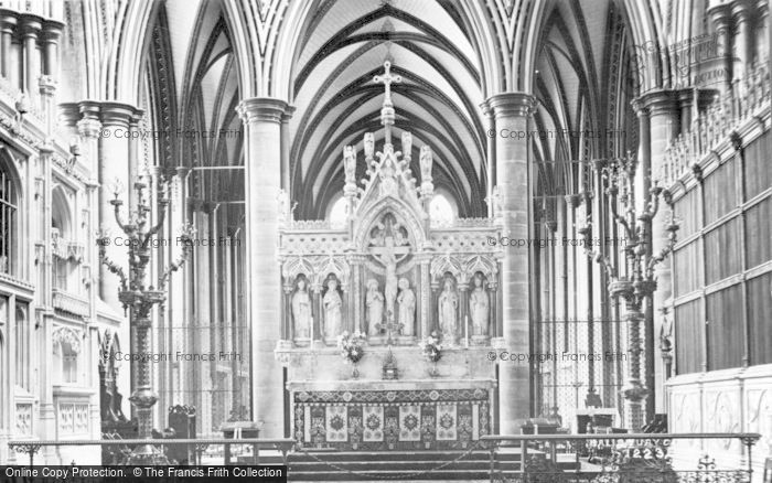 Photo of Salisbury, Cathedral, The Altar 1914