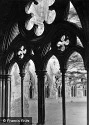 Cathedral, The Cloisters c.1910, Salisbury