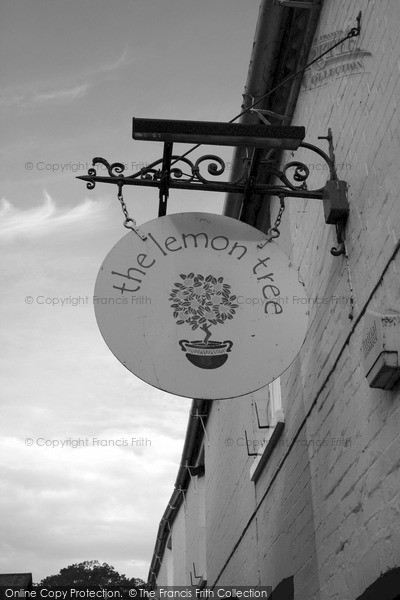 Photo of Salisbury, Crane Street, The Lemon Tree Sign 2004