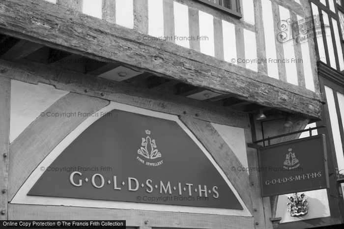 Photo of Salisbury, Goldsmiths Sign 2004