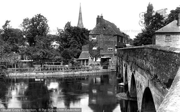 Photo of Salisbury, Harnham Bridge 1928