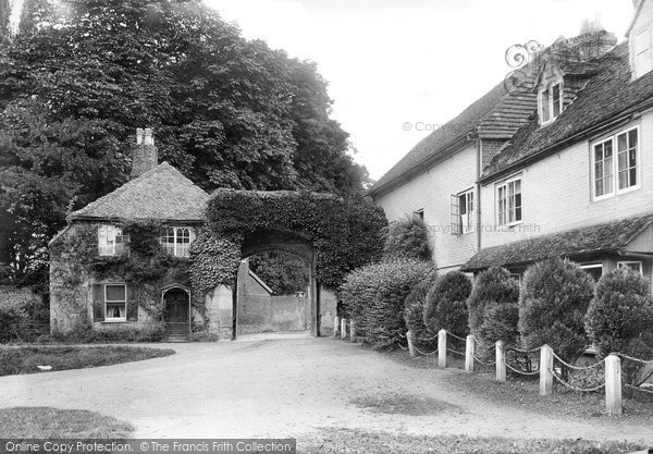 Photo of Salisbury, Harnham Gate 1906