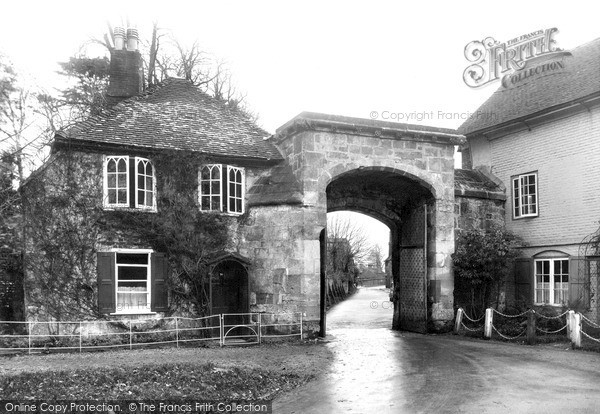 Photo of Salisbury, Harnham Gate c.1950