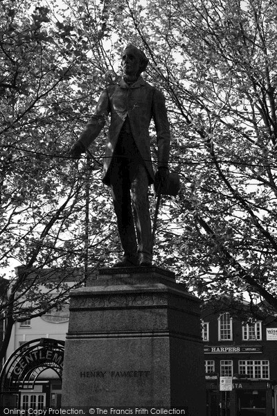 Photo of Salisbury, Henry Fawcett Statue 2004