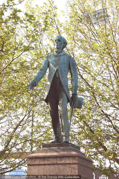 Photo of Salisbury, Henry Fawcett Statue 2004