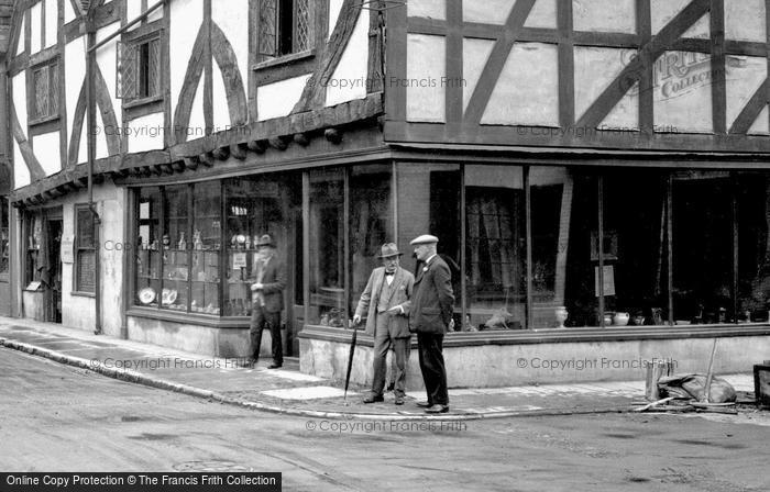 Photo of Salisbury, High Street 1928