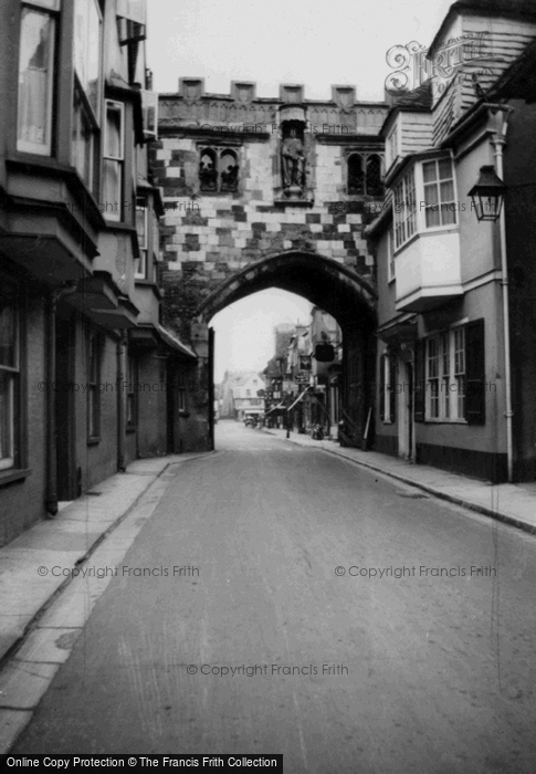 Photo of Salisbury, High Street c.1955