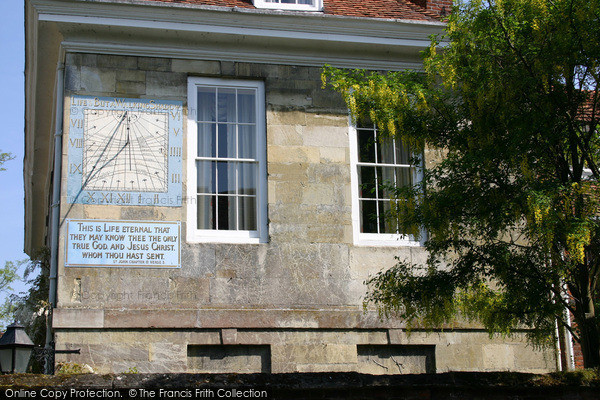 Photo of Salisbury, Malmesbury House, The Sundial 2004