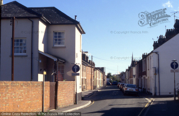 Photo of Salisbury, Meadow Road 1997