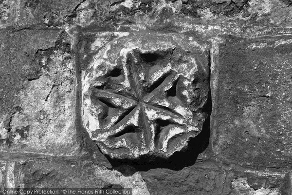 Photo of Salisbury, Stone Carvings, Exeter Street 2004