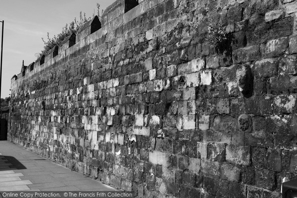 Photo of Salisbury, Stone Carvings, Exeter Street 2004