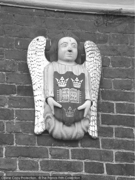 Photo of Salisbury, The Angel 2004