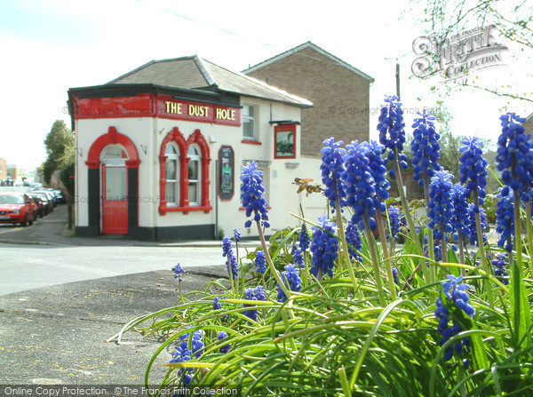 Photo of Salisbury, The Railway Inn At Milford 2004
