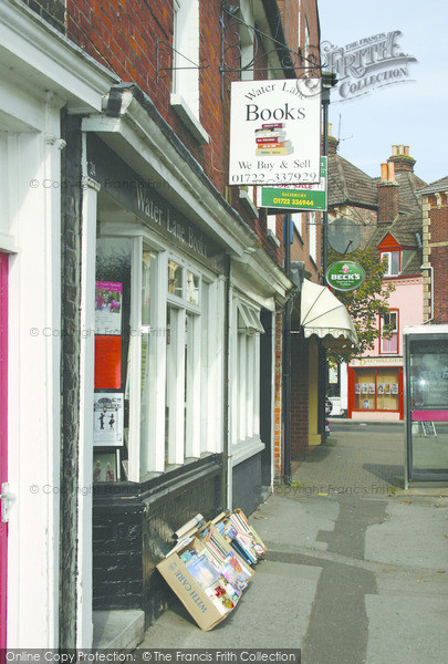 Photo of Salisbury, Water Lane, Book Shop 2004