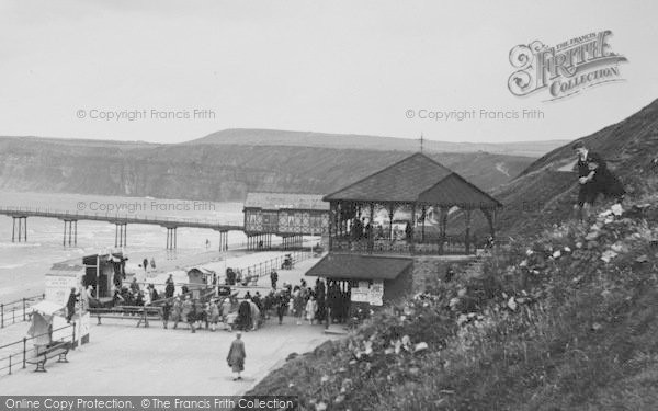 Photo of Saltburn By The Sea, Crowd Gathering For A Show 1927