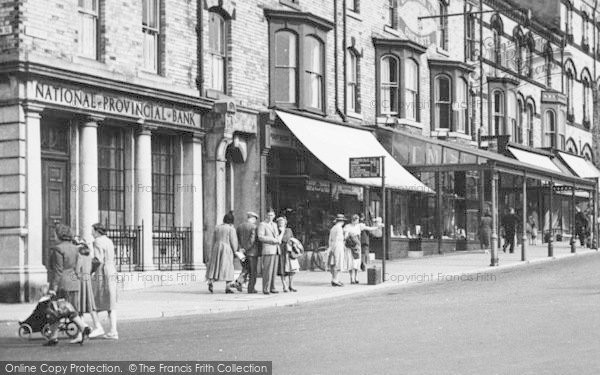 Photo of Saltburn By The Sea, Station Street Pedestrians c.1955