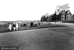 Saltburn-By-The-Sea, The Promenade 1923, Saltburn-By-The-Sea