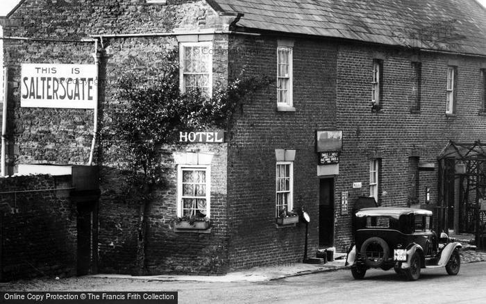 Photo of Saltergate, The Saltersgate Inn c.1932