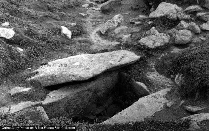 Photo of Samson, Bronze Age Cist, North Hill c.1955