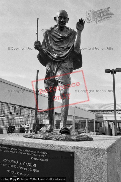 Photo of San Francisco, Gandhi Statue 2002