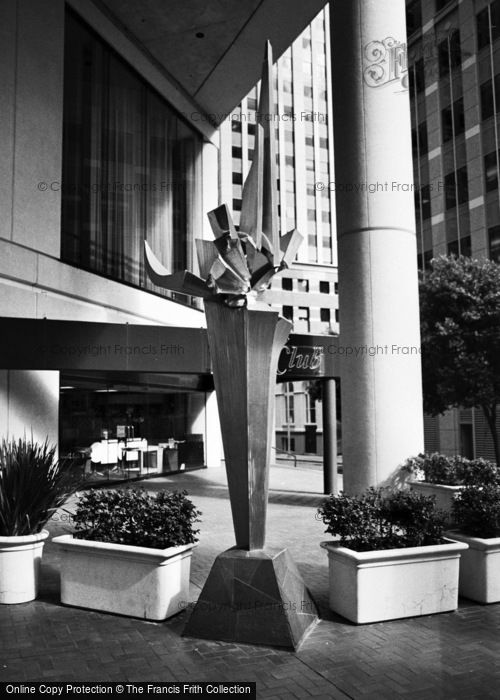 Photo of San Francisco, Statue, California Street 2002