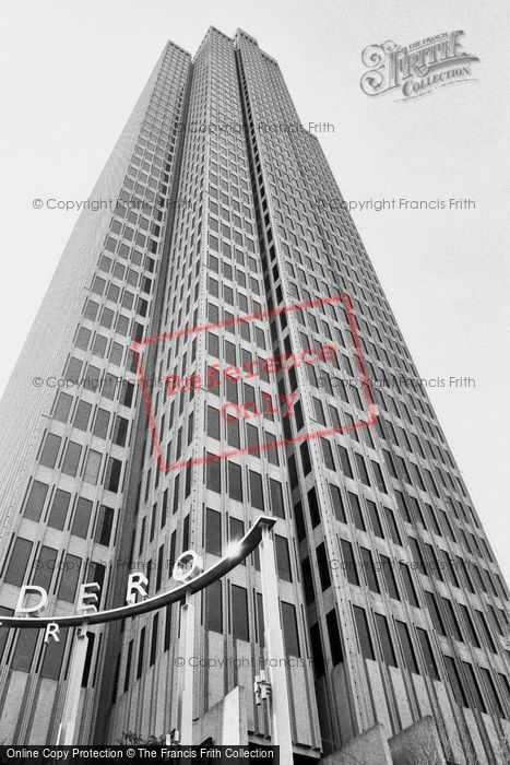 Photo of San Francisco, The Embarcadero Centre 2002