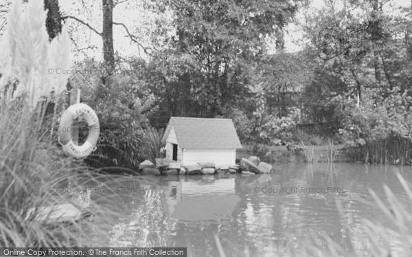 Photo of Sanderstead, The Pond, Hamsey Green c.1960