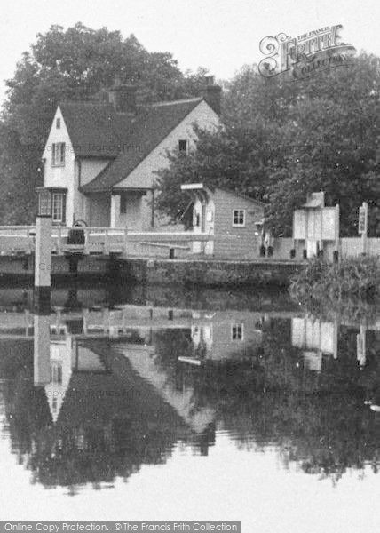 Photo of Sandford On Thames, The Lock House c.1955