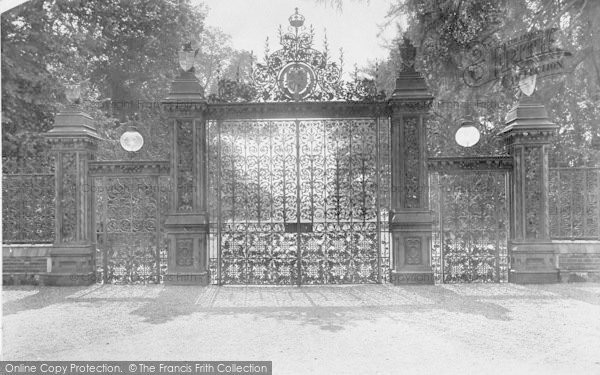 Photo of Sandringham, Norwich Gates 1921