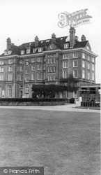 Sandwich, Guilford Hotel c1955