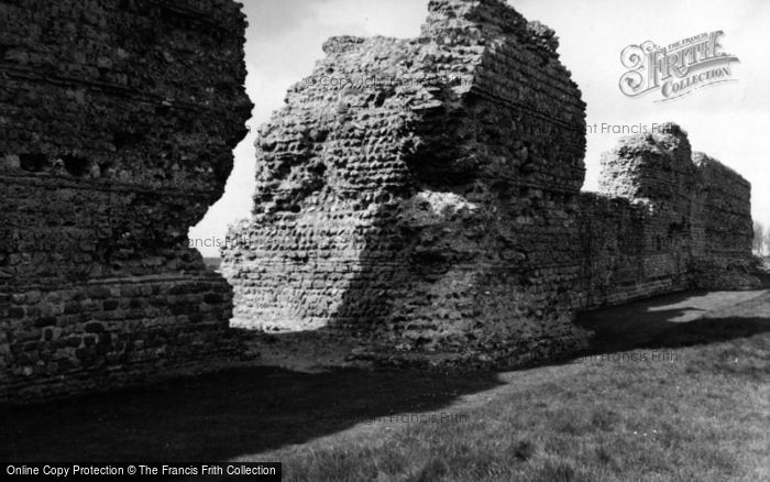 Photo of Sandwich, Richborough Castle 1954