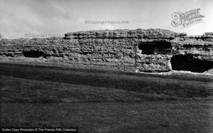 Photo of Sandwich, Richborough Castle 1954