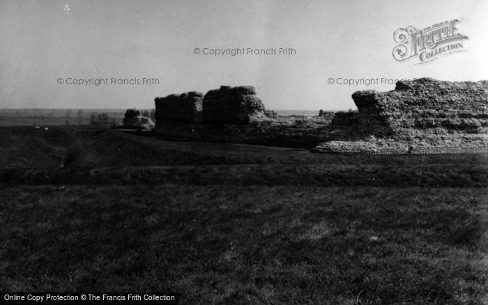 Photo of Sandwich, Richborough Castle 1954