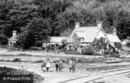 Children At Coppet Hall 1898, Saundersfoot
