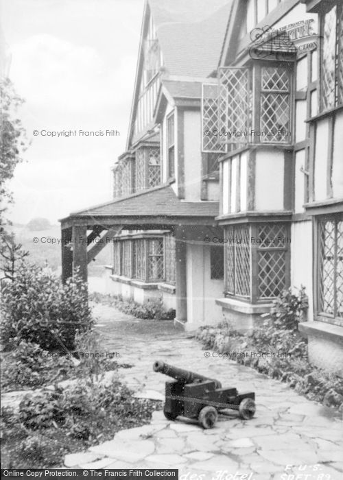 Photo of Saundersfoot, St Brides Terrace c.1955
